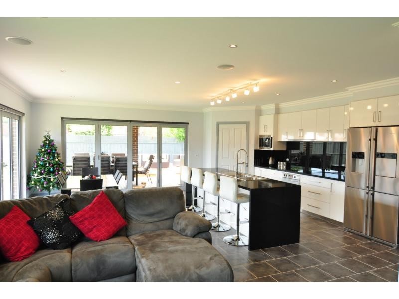 19 Charles Street, Koo Wee Rup VIC 3981