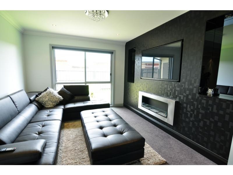 19 Charles Street, Koo Wee Rup VIC 3981