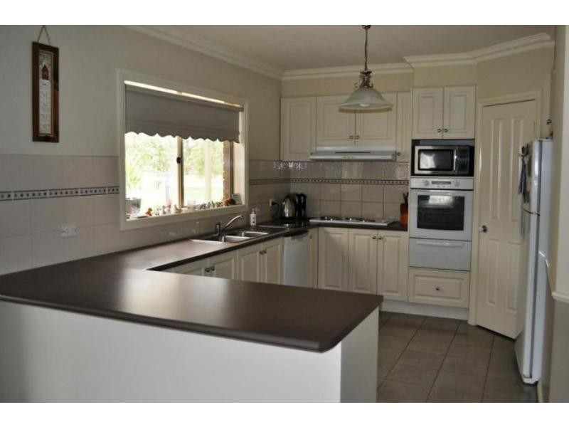 15 Hatchs Road, Nyora VIC 3987