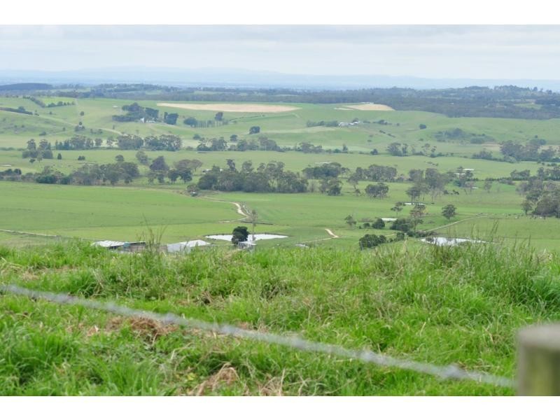 320 Anderson Hill Road, Loch VIC 3945