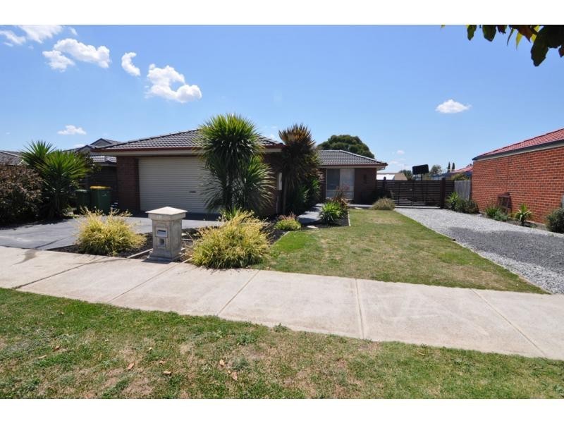 13 Bailey Boulevard, Koo Wee Rup VIC 3981