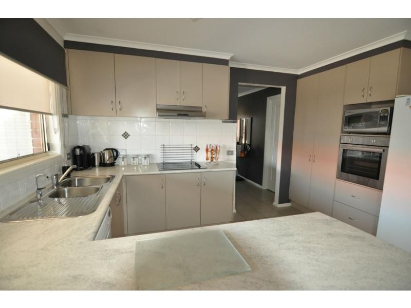 13 Bailey Boulevard, Koo Wee Rup VIC 3981