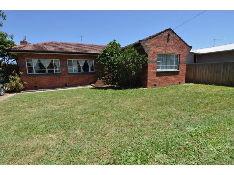 20 Sybella Avenue, Koo Wee Rup VIC 3981