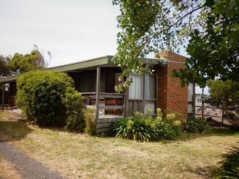 4 Panorama Drive, San Remo VIC 3925