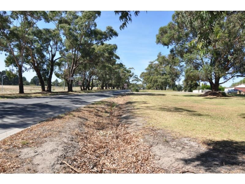 L20 Rosebery Street, Lang Lang VIC 3984