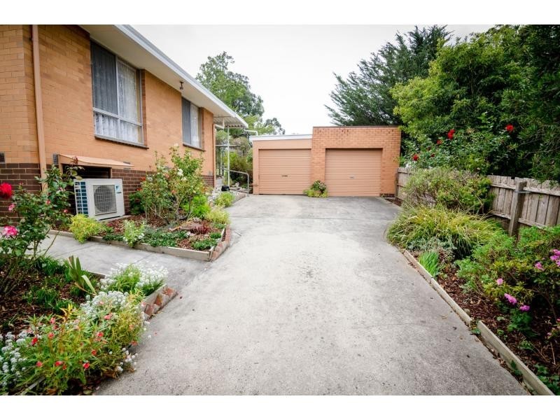 18 Clarence Street, Loch VIC 3945