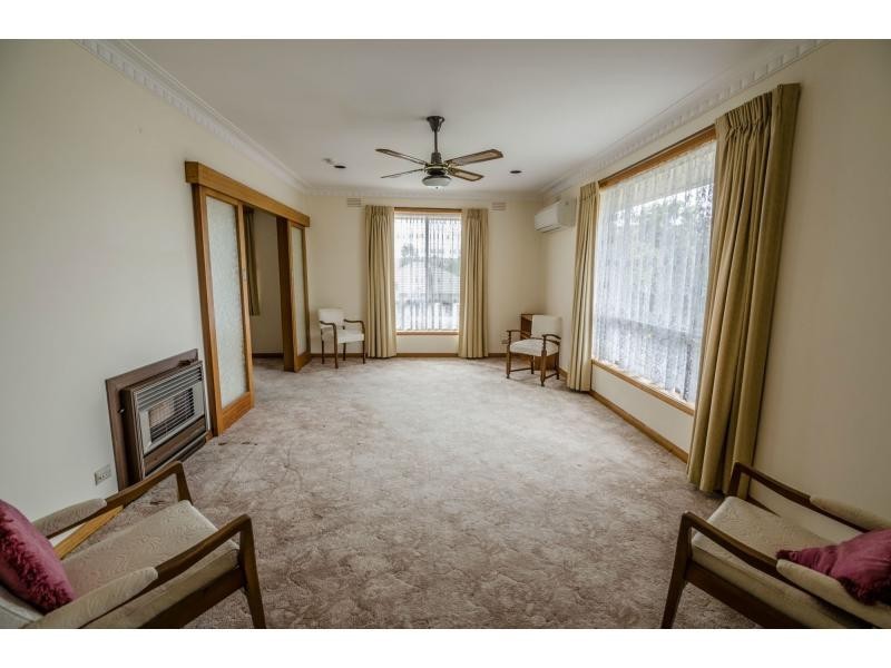 18 Clarence Street, Loch VIC 3945