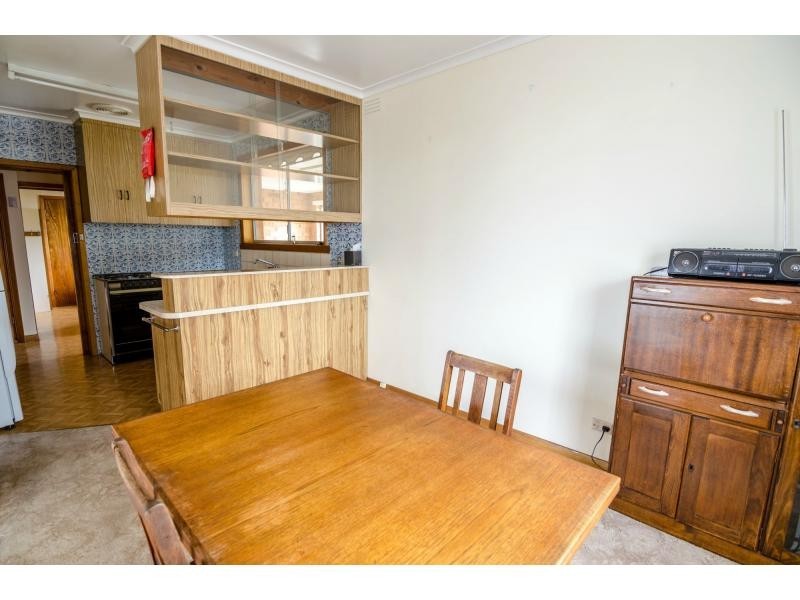 18 Clarence Street, Loch VIC 3945