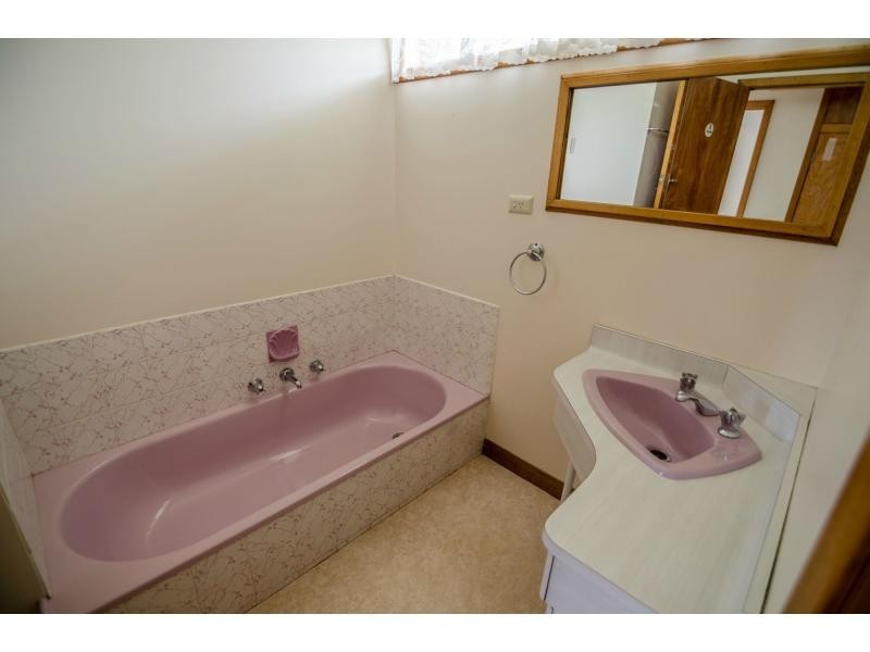 18 Clarence Street, Loch VIC 3945