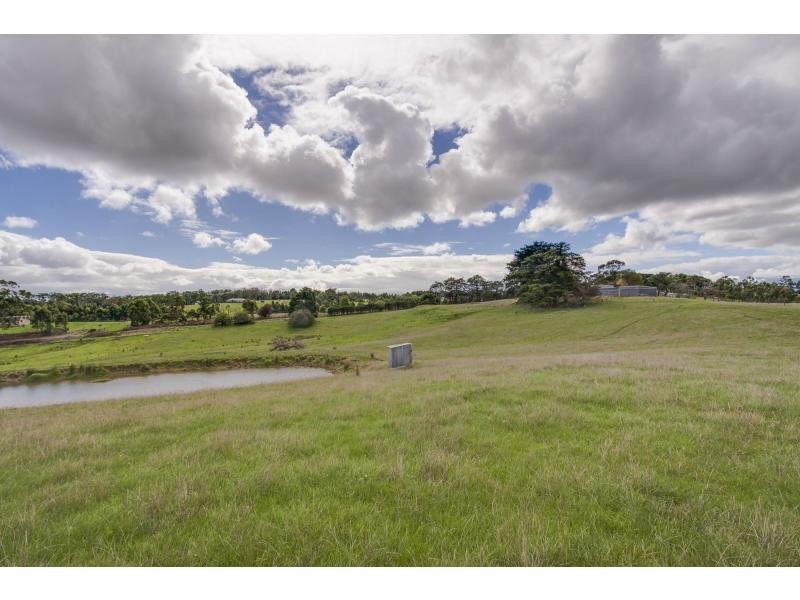 285 Henrys Road, Loch VIC 3945