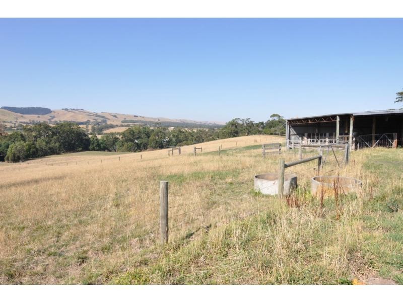 285 Henrys Road, Loch VIC 3945