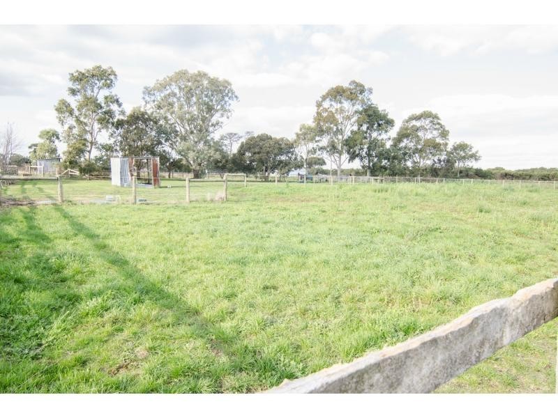 305 Boundary Drain Road, Koo Wee Rup VIC 3981