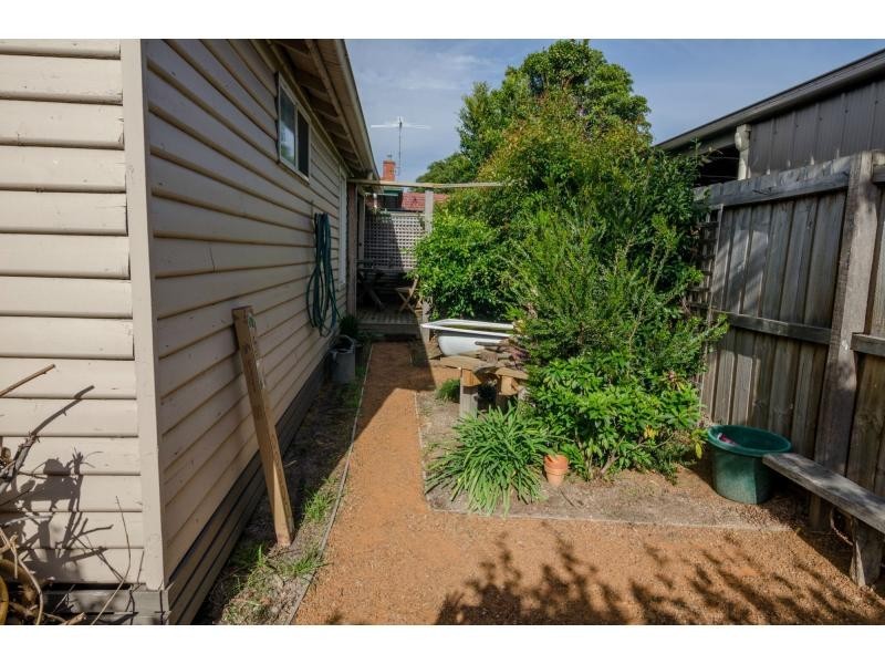 18 Sybella Avenue, Koo Wee Rup VIC 3981