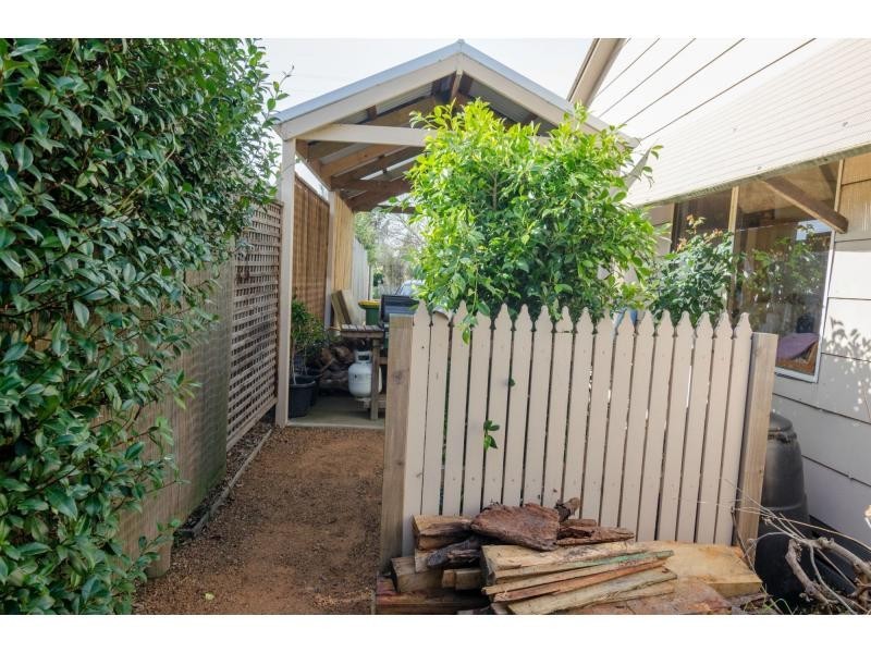 18 Sybella Avenue, Koo Wee Rup VIC 3981