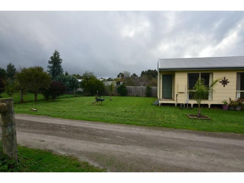 45 Follett Drive, Nyora VIC 3987