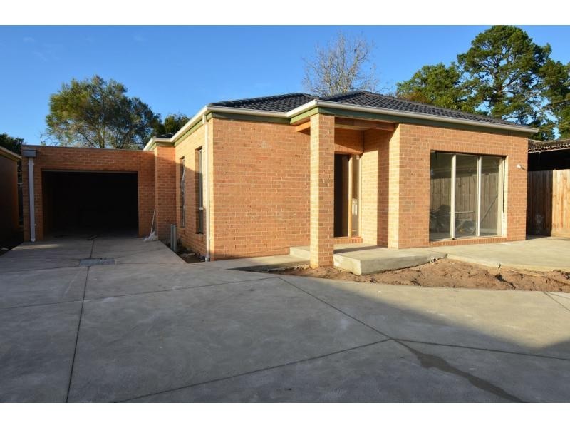 Unit 2/2 Salisbury Street, Lang Lang VIC 3984