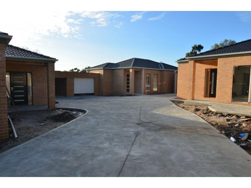 Unit 3/2 Salisbury Street, Lang Lang VIC 3984