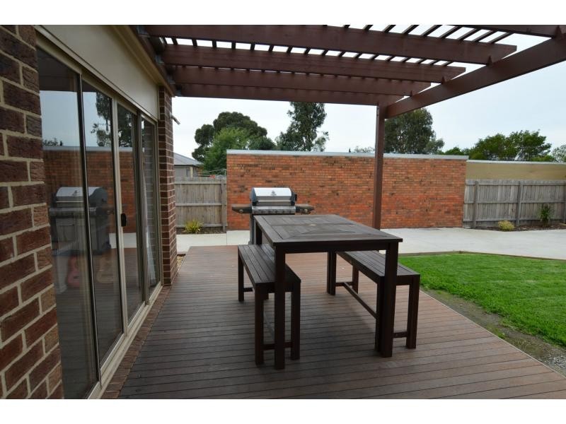 6 Grange Court, Koo Wee Rup VIC 3981