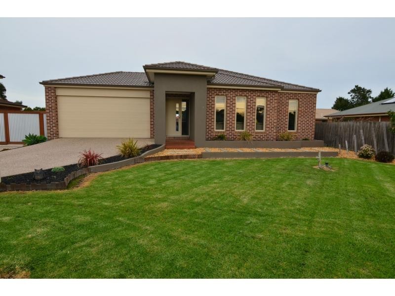 6 Grange Court, Koo Wee Rup VIC 3981