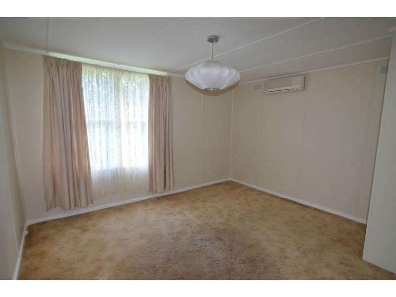 24 Roseberry Street, Lang Lang VIC 3984