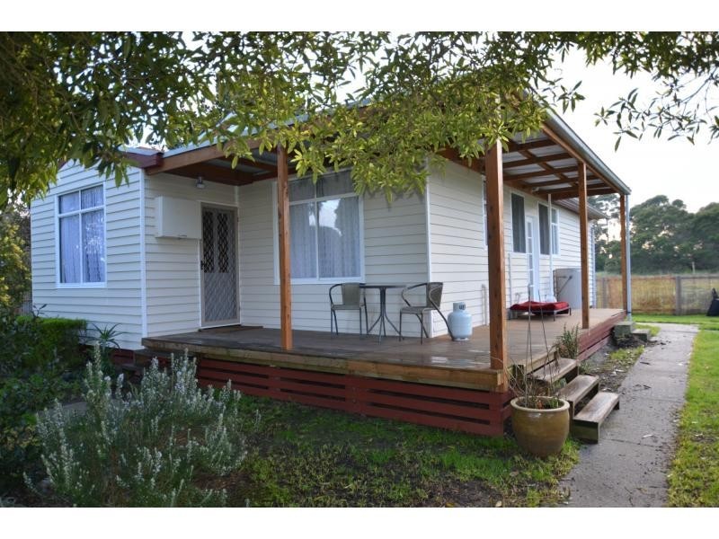 24 Roseberry Street, Lang Lang VIC 3984