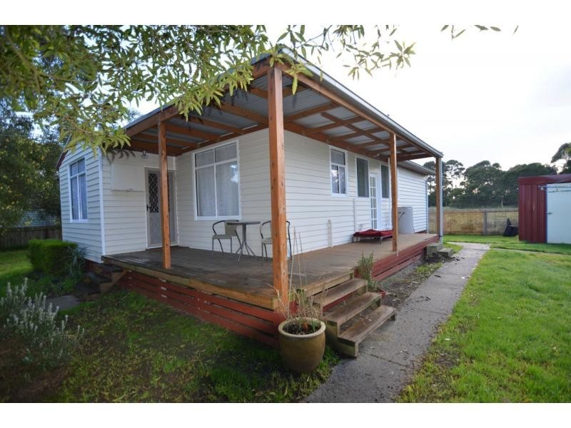 24 Roseberry Street, Lang Lang VIC 3984