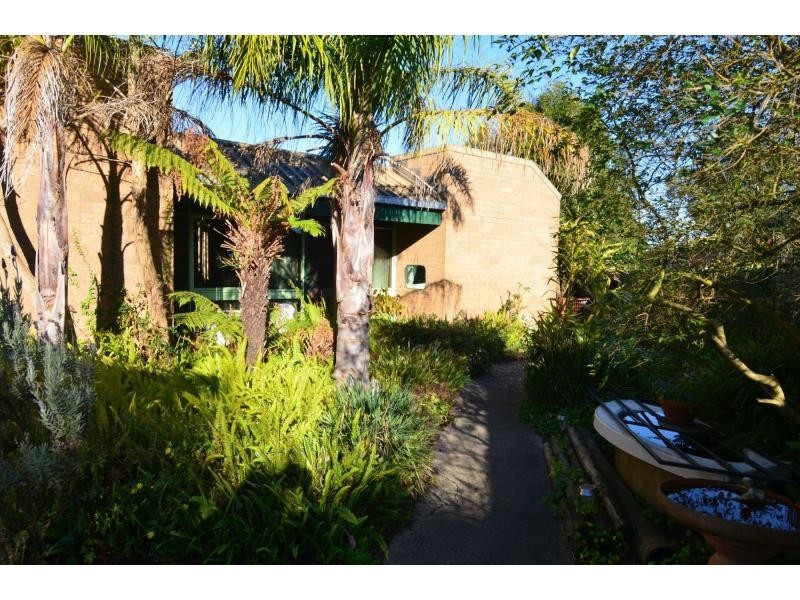 1 Roseberry Street, Lang Lang VIC 3984