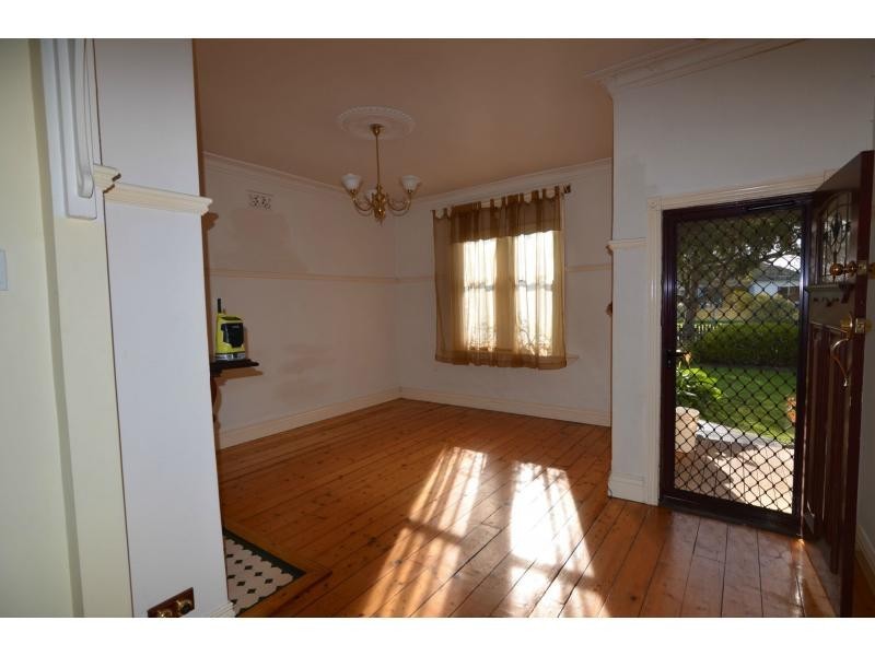 6 Alexandra Avenue, Koo Wee Rup VIC 3981
