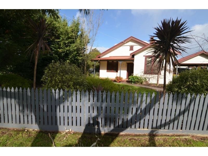 6 Alexandra Avenue, Koo Wee Rup VIC 3981