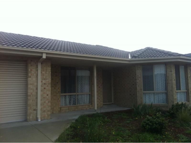 3/8a Henry Street, Koo Wee Rup VIC 3981