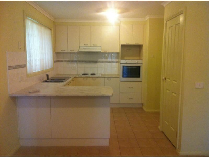 3/8a Henry Street, Koo Wee Rup VIC 3981