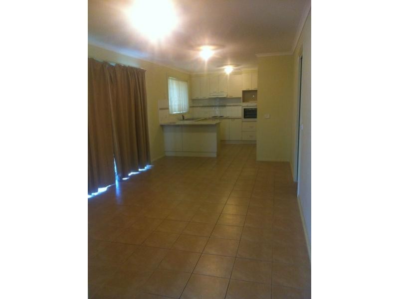 3/8a Henry Street, Koo Wee Rup VIC 3981