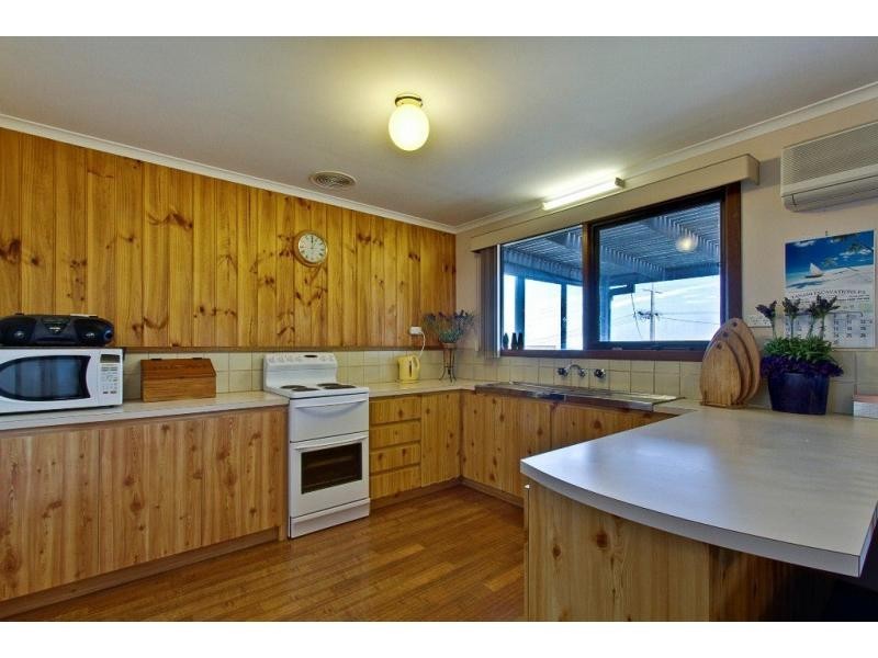 8 Panorama Drive, San Remo VIC 3925