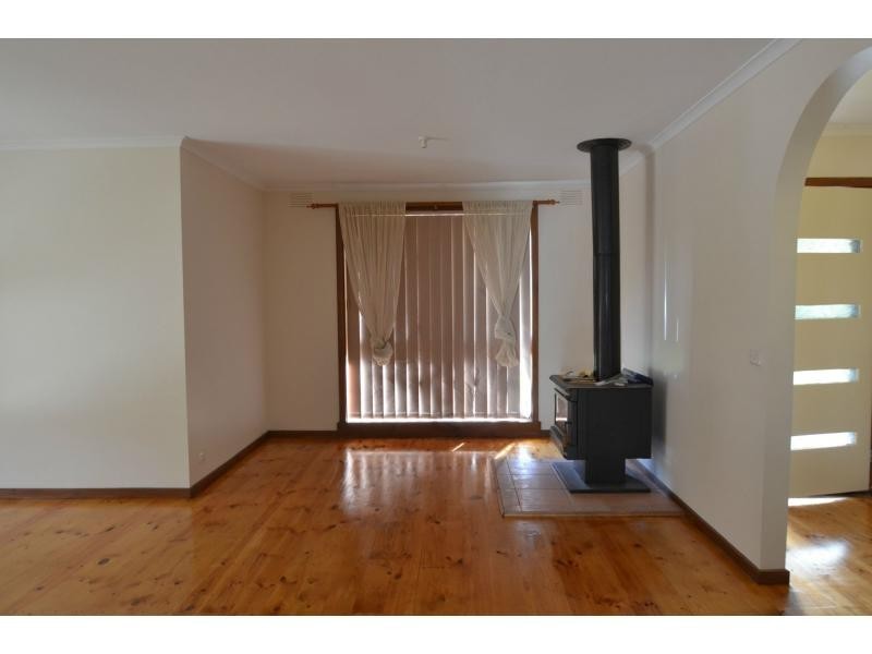 19 Station Street, Lang Lang VIC 3984