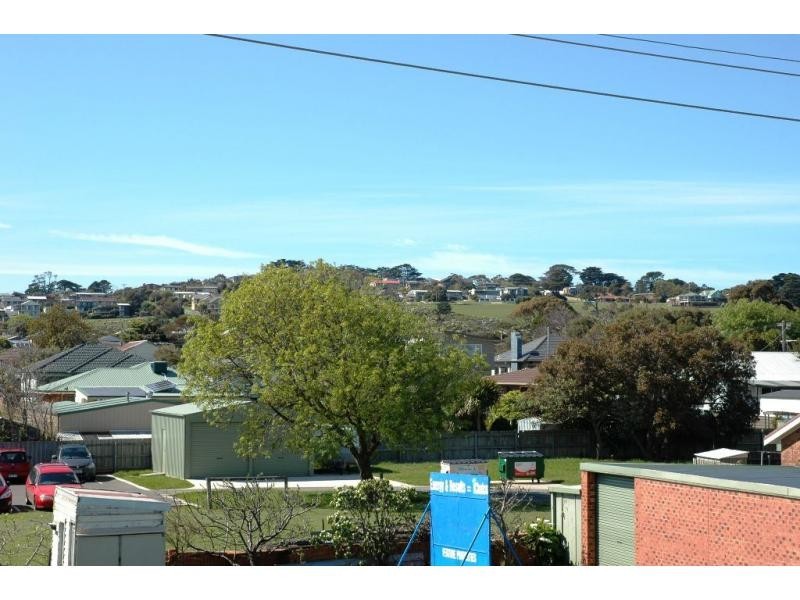 Unit A/129 Marine Parade, San Remo VIC 3925