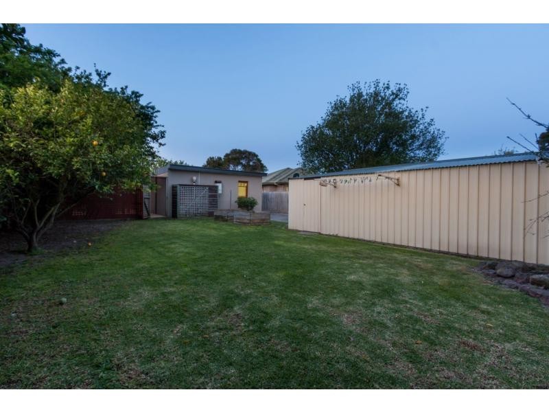 16 Centenary Street, Seaford VIC 3198