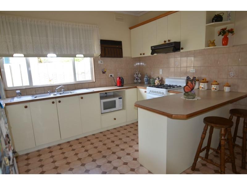 2 Carnarvon Street, Lang Lang VIC 3984