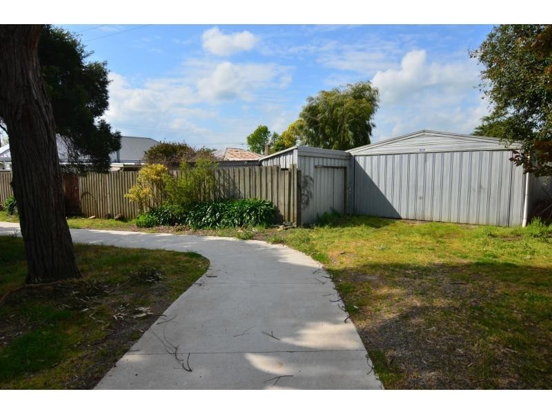 2 Carnarvon Street, Lang Lang VIC 3984