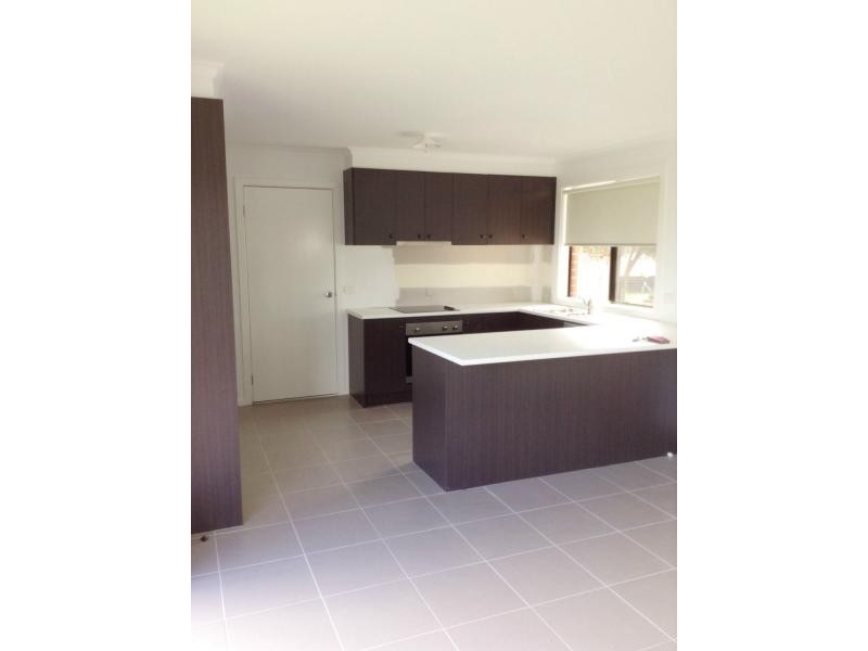 2/37 Henry Street, Koo Wee Rup VIC 3981