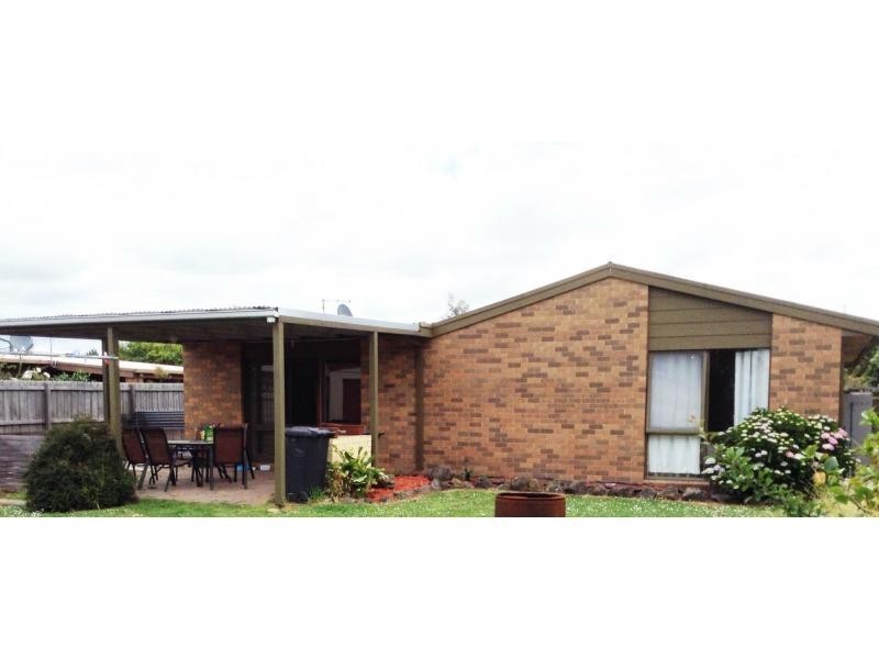 25 Kingston Avenue, Pakenham VIC 3810