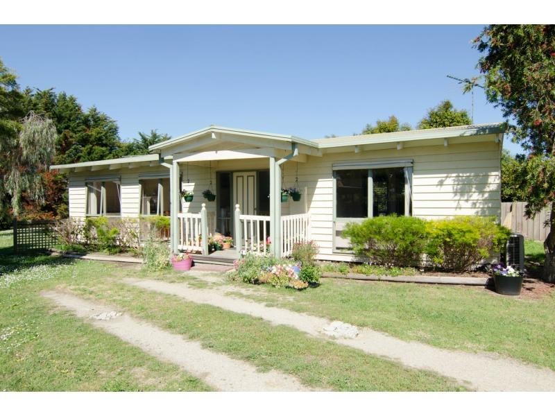 38 James Street, Lang Lang VIC 3984