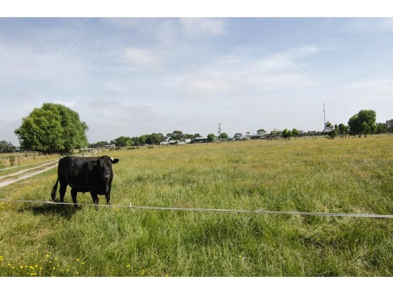 230 KWR Longwarry Road, Koo Wee Rup VIC 3981