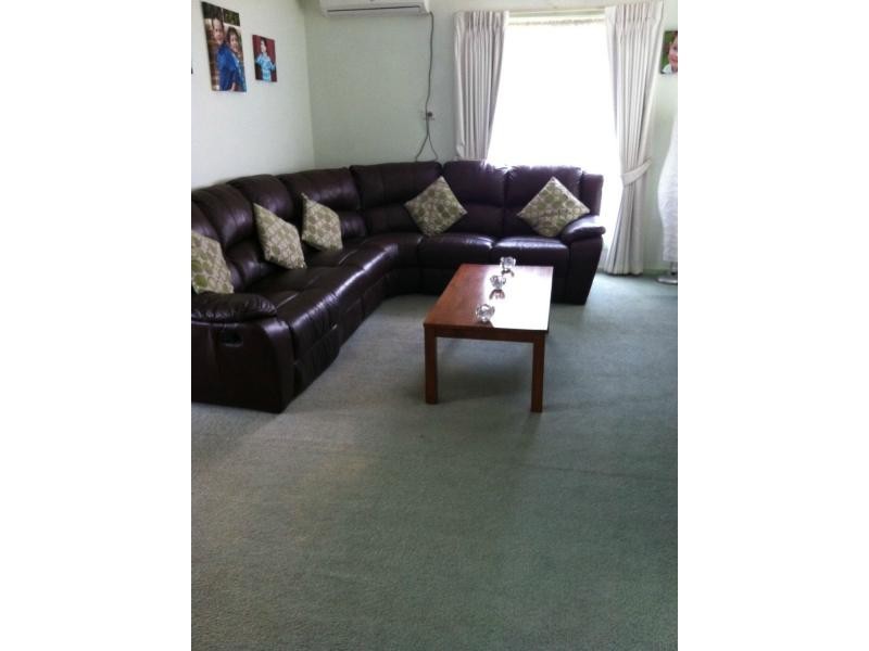 2a Charles Street, Koo Wee Rup VIC 3981