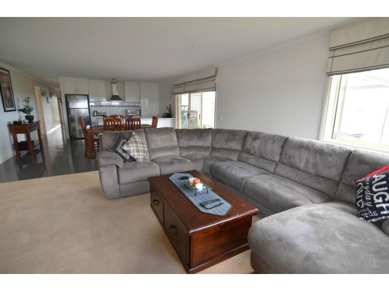 10 Cullen Drive, Lang Lang VIC 3984