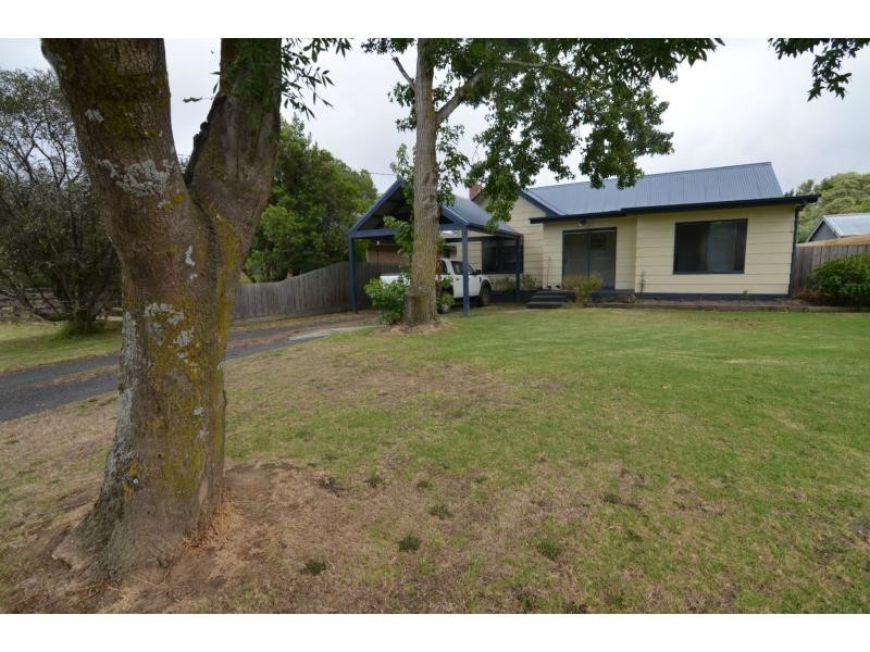 9 Carnarvon Street, Lang Lang VIC 3984