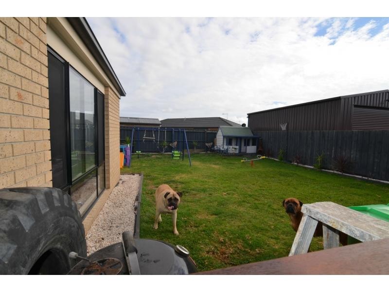 40 Bailey Boulevard, Koo Wee Rup VIC 3981