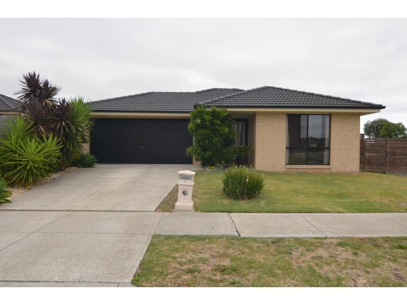 2 Bellairs Place, Koo Wee Rup VIC 3981