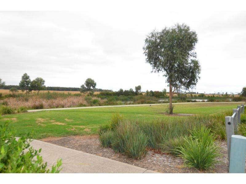 2 Bellairs Place, Koo Wee Rup VIC 3981