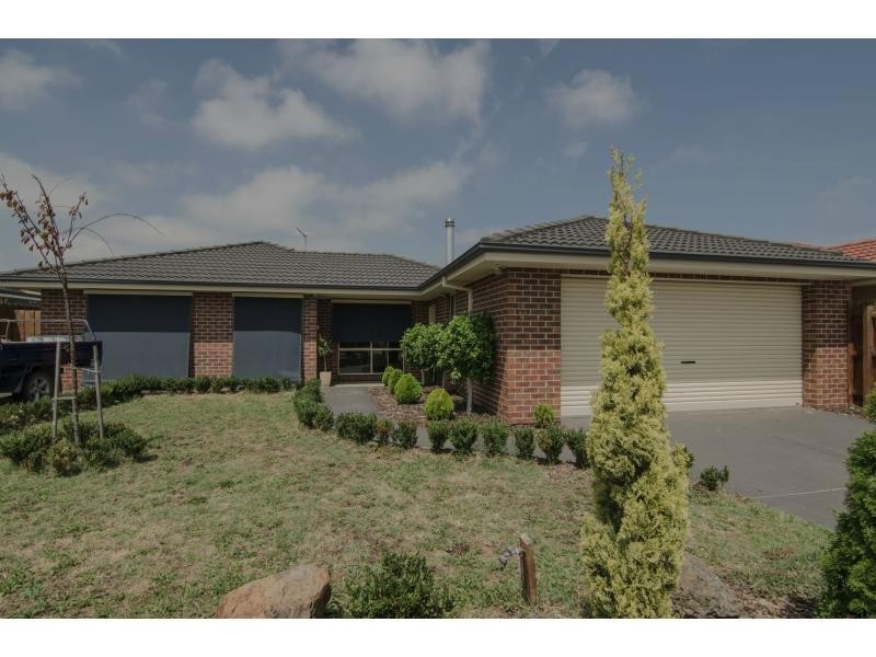 18 Bailey Boulevard, Koo Wee Rup VIC 3981