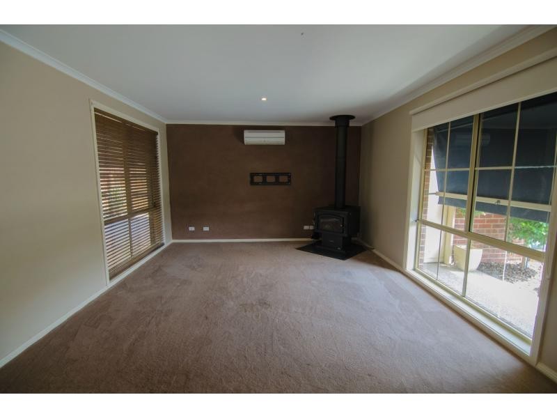 18 Bailey Boulevard, Koo Wee Rup VIC 3981